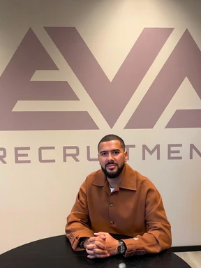 Recruiter img